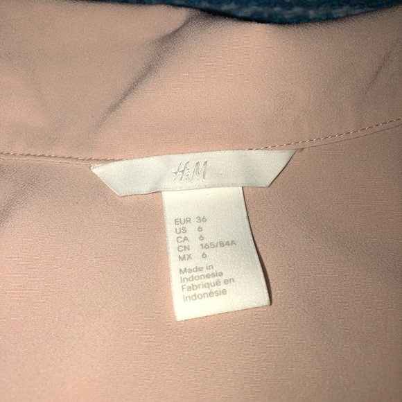 Work or Weekend Blouse - Picture 2 of 2